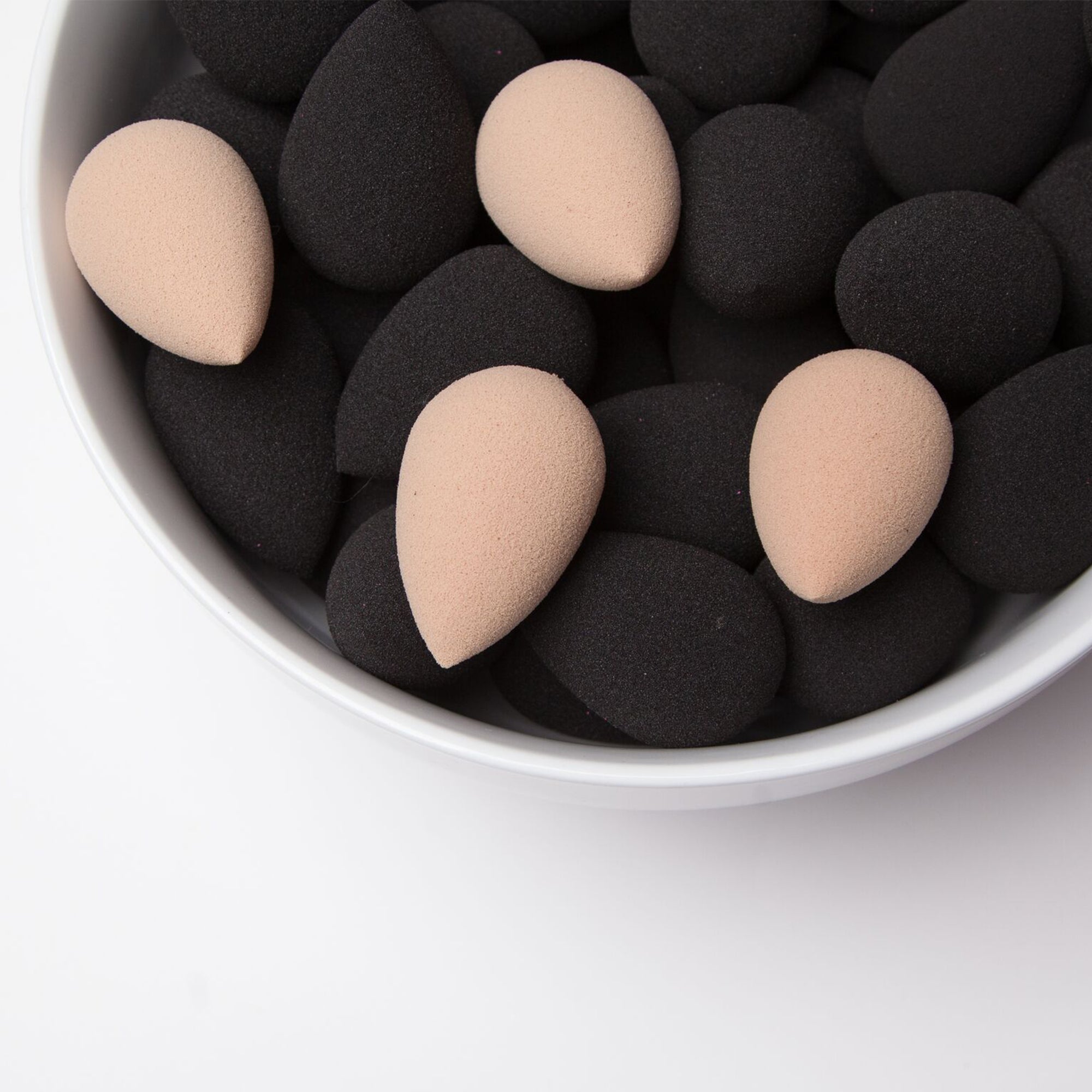 Beautyblender nude image 4